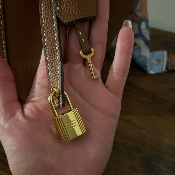 Handbag - Picture 3 of 12